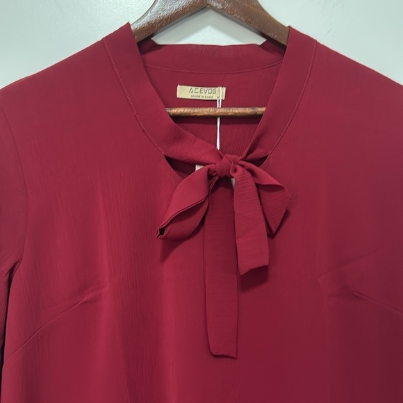 NWT ACEVOG Women’s Long Sleeve Burgundy Blouse with Bow size Medium - Picture 3 of 6